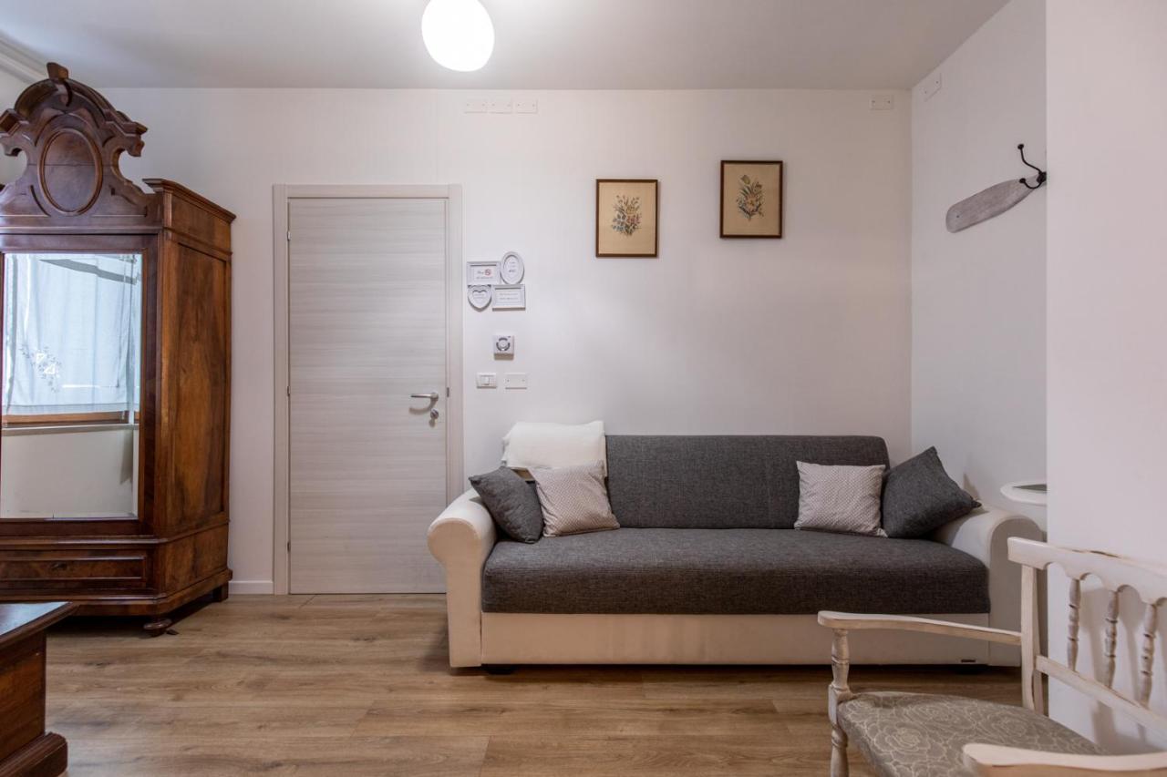 Gardabeds Adults Only Hotel Castelnuovo del Garda Exterior photo