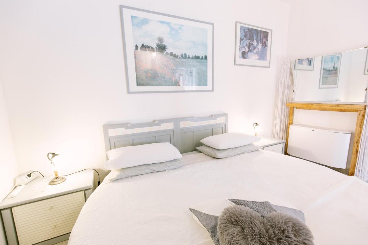 Gardabeds Adults Only Hotel Castelnuovo del Garda Exterior photo